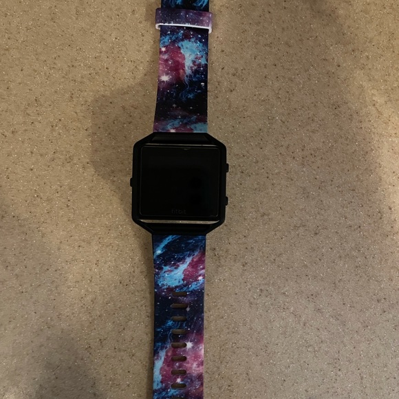 Fitbit Band - Picture 2 of 6